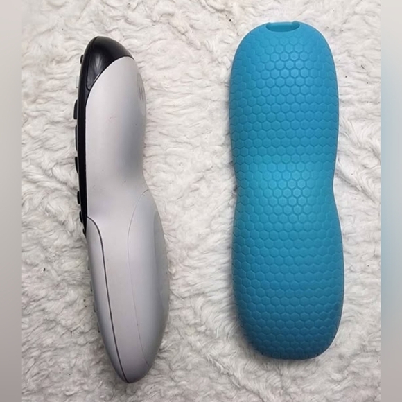 Glow in the Dark Silicone Protective Cover for Directv Remote Control. - Picture 3 of 8